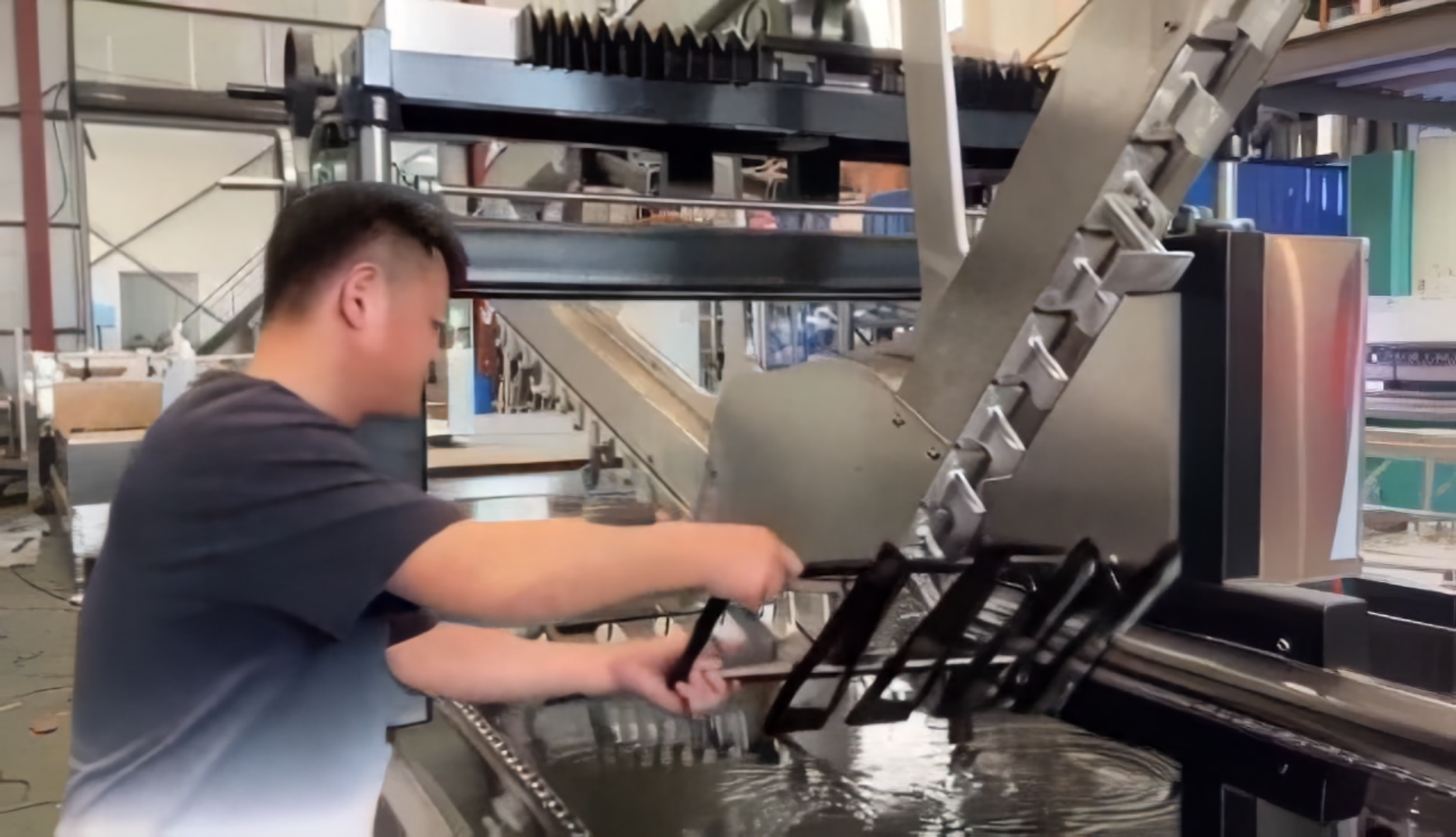 全球化竞争下汽车零部件制造升级：环形导轨运送系统怎样成为自动化妆配焦点支持？？？？？？(图4)